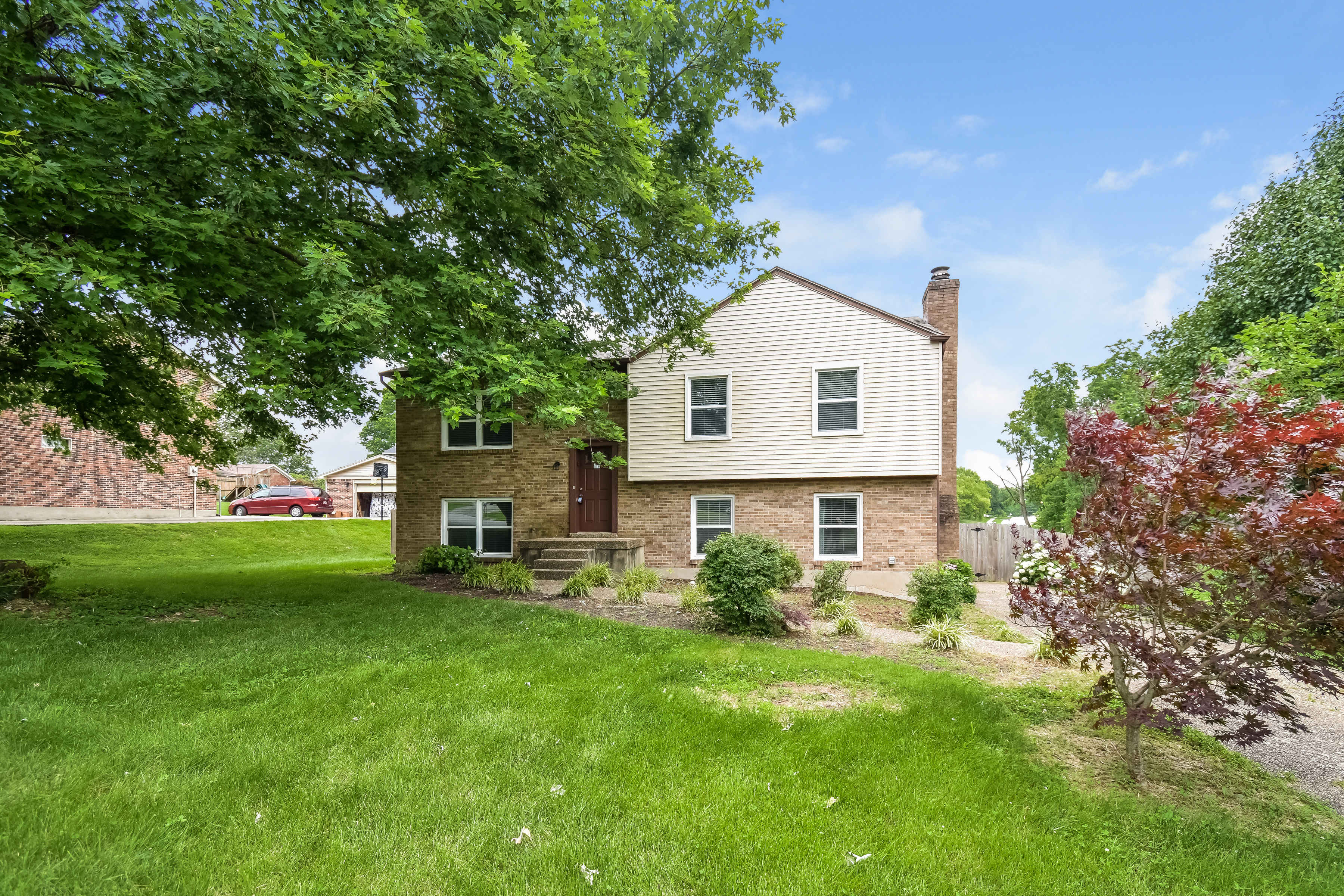 2800 Summerfield Dr Louisville, KY 40220